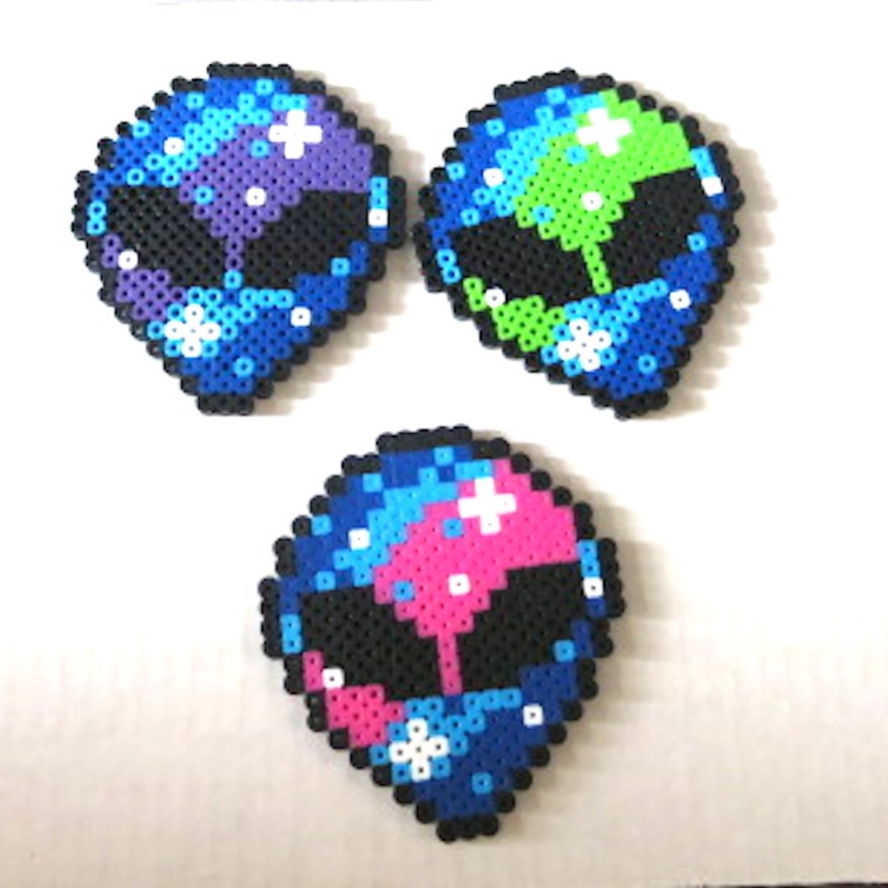 Perler Beads 3 Alien Heads Keychain or Magnet